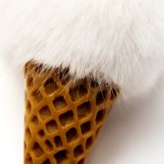 Sleutelhanger fluffy ijsje wit