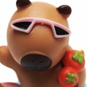 Capybara blue editie zonnebaden