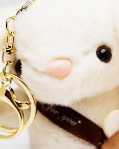Sleutelhanger konijn met tasje wit